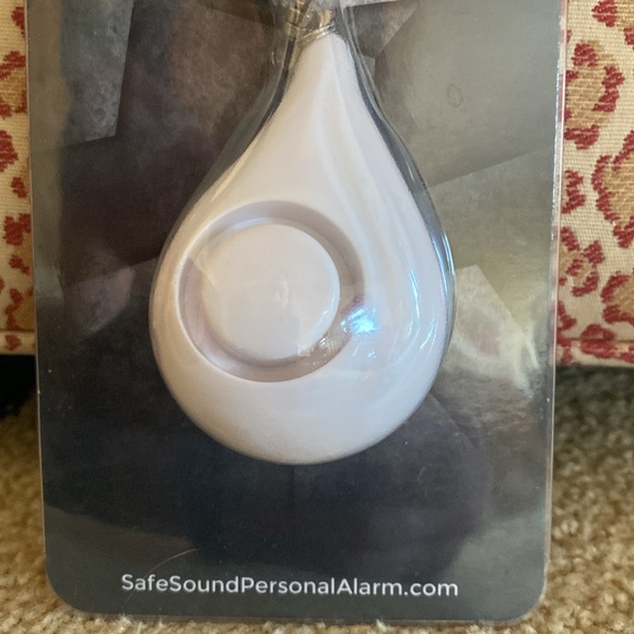SafeSound Personal Alarm - Protect those you love or yourself. - Picture 2 of 3